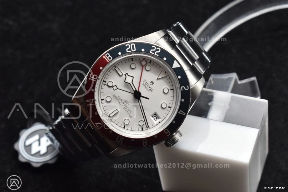 Bay Black 521 White Dial Bracelet on 1:1 ZF SS Red Edition SoftTouch A Pepsi Bezel Best GMT Blue 1006